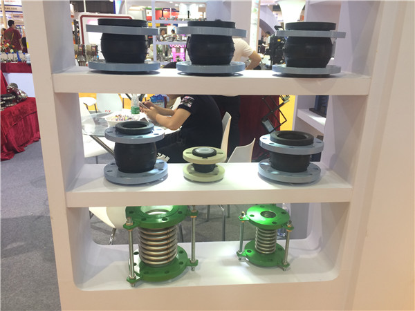 橡膠接頭廠家參加上海國(guó)際泵管閥展覽會(huì)現(xiàn)場(chǎng) 橡膠接頭廠家參加上海國(guó)際泵管閥展覽會(huì)現(xiàn)場(chǎng)