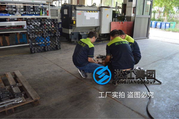 【圖析】DN400橡膠接頭壓力檢測“好質(zhì)量不是說說而已” 【圖析】DN400橡膠接頭壓力檢測“好質(zhì)量不是說說而已”