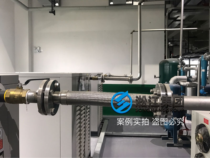 工業(yè)壓縮機(jī)儀表用氣源金屬軟管使用現(xiàn)場(chǎng) 工業(yè)壓縮機(jī)儀表用氣源金屬軟管使用現(xiàn)場(chǎng)