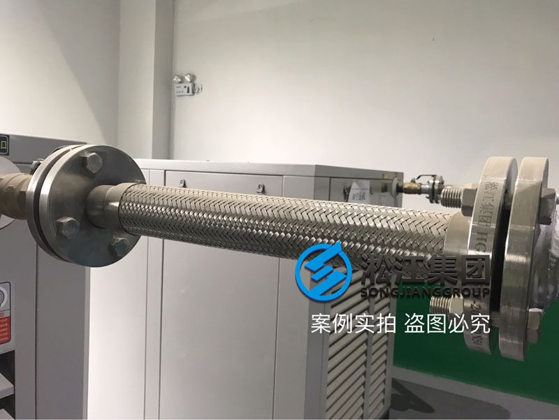 工業(yè)壓縮機(jī)儀表用氣源金屬軟管使用現(xiàn)場(chǎng) 工業(yè)壓縮機(jī)儀表用氣源金屬軟管使用現(xiàn)場(chǎng)
